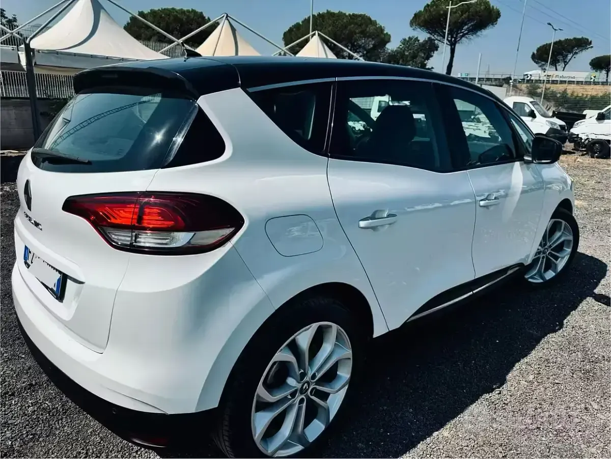 Usata Renault Scénic IV 110 CV (80 kW) 2018 Bianco Monovolume