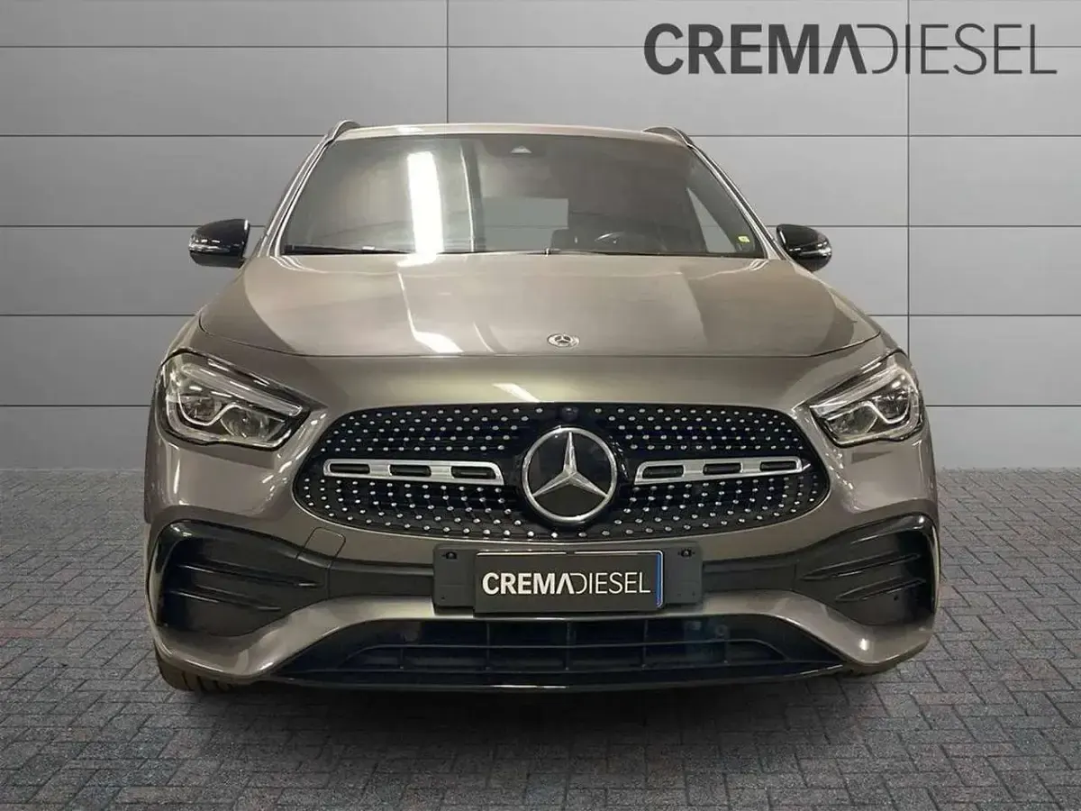 Usata Mercedes GLA200 Premium 150 CV (110 kW) 2023 Grigio SUV