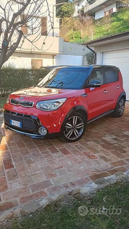 Usata Kia Soul 136 CV (100 kW) 2015 Rosso SUV