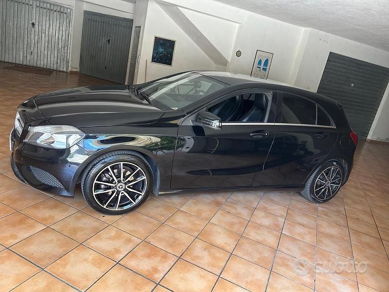 Usata Mercedes A180 115 CV (84 kW) 2014 Nero Berlina