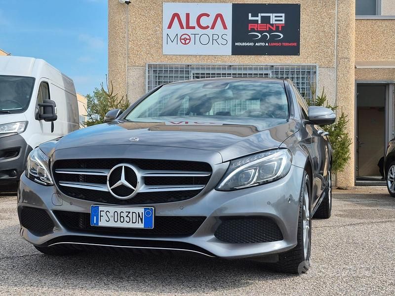 Usata Mercedes C220 194 CV (142 kW) 2018 Grigio montagna Berlina