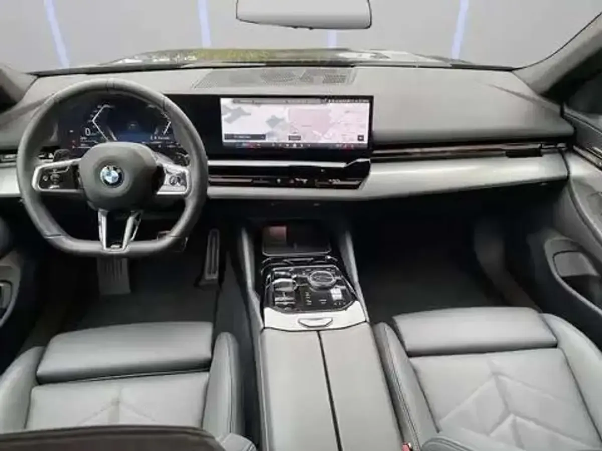 Usata BMW 520 M Sport 208 CV (152 kW) 2025 Nero Station wagon