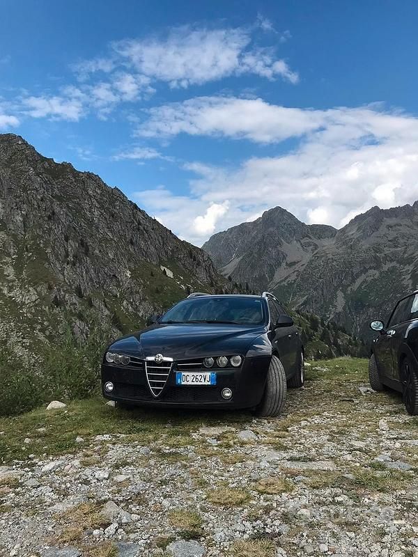 Nero Usata 2006 Alfa Romeo 159 Station wagon | 800 € - Immagine 1/4