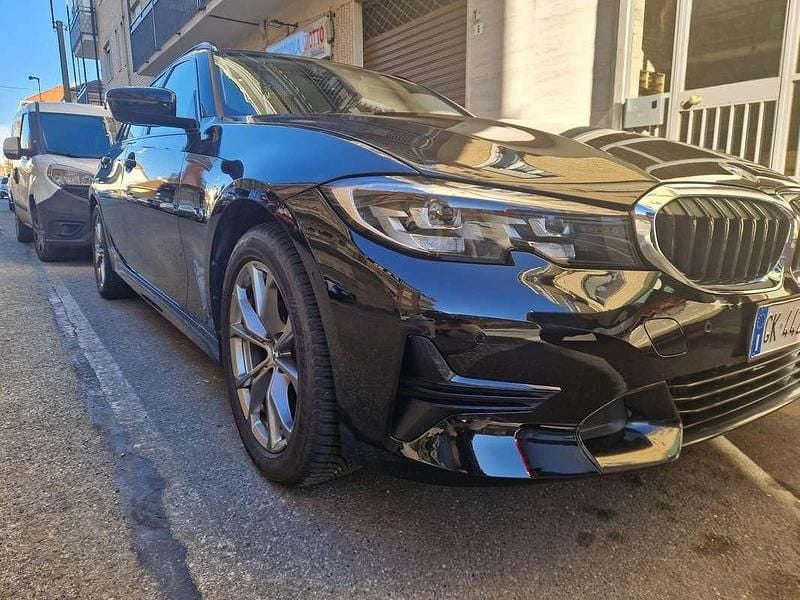 Usata BMW 318 150 CV (110 kW) 2022 Nero Station wagon