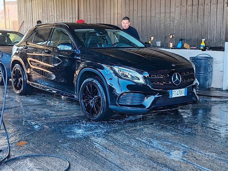 Usata Mercedes GLA200 136 CV (100 kW) 2019 Nero SUV