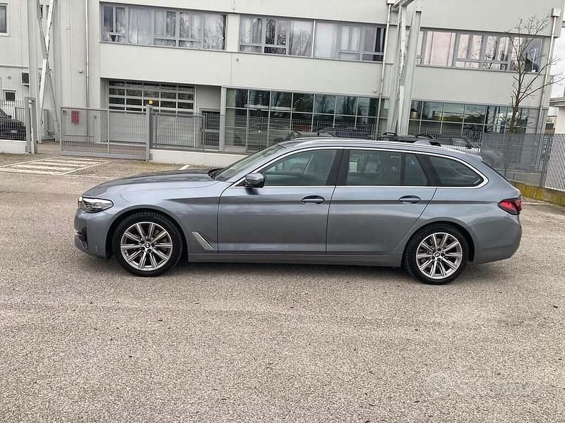 Usata BMW 520 190 CV (139 kW) 2022 Blu Station wagon