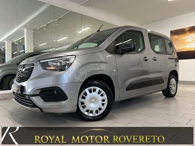 Grigio scuro Usata 2021 Opel Combo Life Edition Monovolume | 14.700 € (Buon prezzo) - Immagine 1/4
