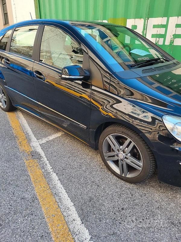 Usata Mercedes B200 Premium 2010 Nero Monovolume