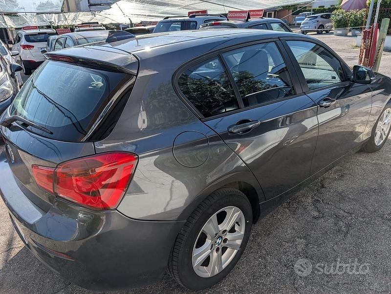 Usata BMW 118 Efficient Dynamics 150 CV (110 kW) 2015 Grigio Utilitaria