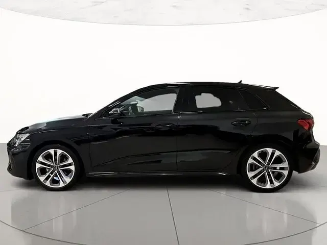 Usata Audi A3 S-Line 150 CV (110 kW) 2025 Nero mito metallizzato Berlina