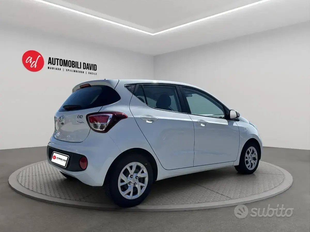 Usata Hyundai i10 Comfort 67 CV (49 kW) 2017 Bianco Utilitaria