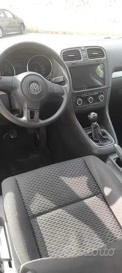 Usata VW Golf VI 102 CV (75 kW) 2010 Grigio Utilitaria