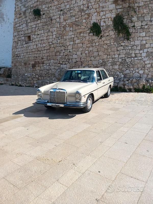 Usata 1960 Mercedes 250 Tre volumi | 12.000 € - Immagine 1/3