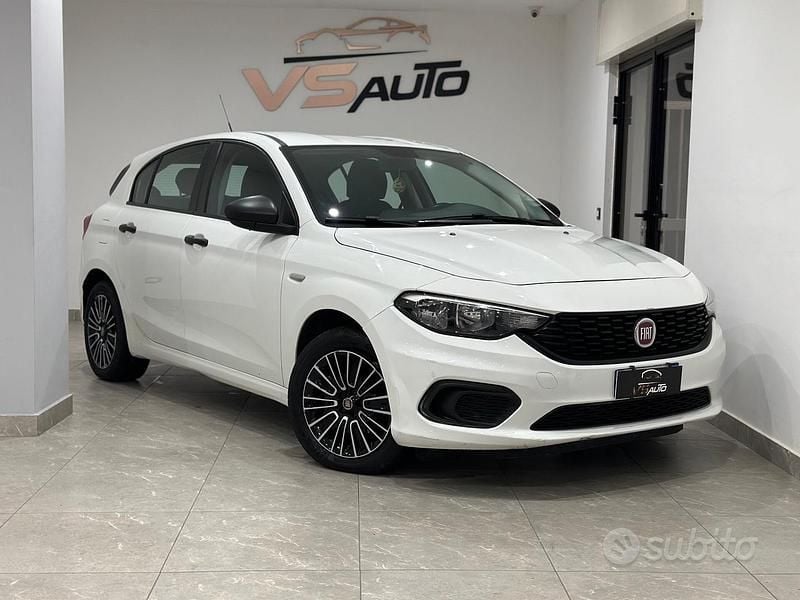 Bianco Usata 2019 Fiat Tipo Sport Tre volumi | 9999 € (Ottimo prezzo) - Immagine 1/4