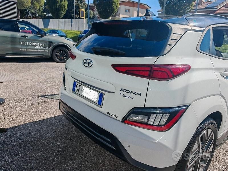 Usata Hyundai Kona 150 kW (204 CV) 2021 Bianco SUV