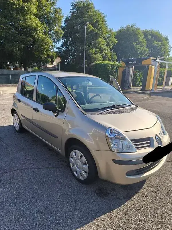 Usata Renault Modus Dynamique 75 CV (55 kW) 2007 Monovolume