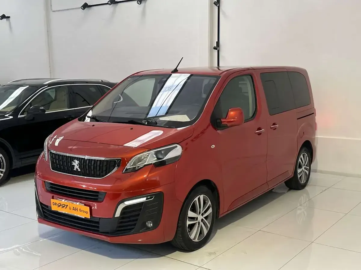 Usata Peugeot Traveller 177 CV (130 kW) 2018 Rosso Monovolume