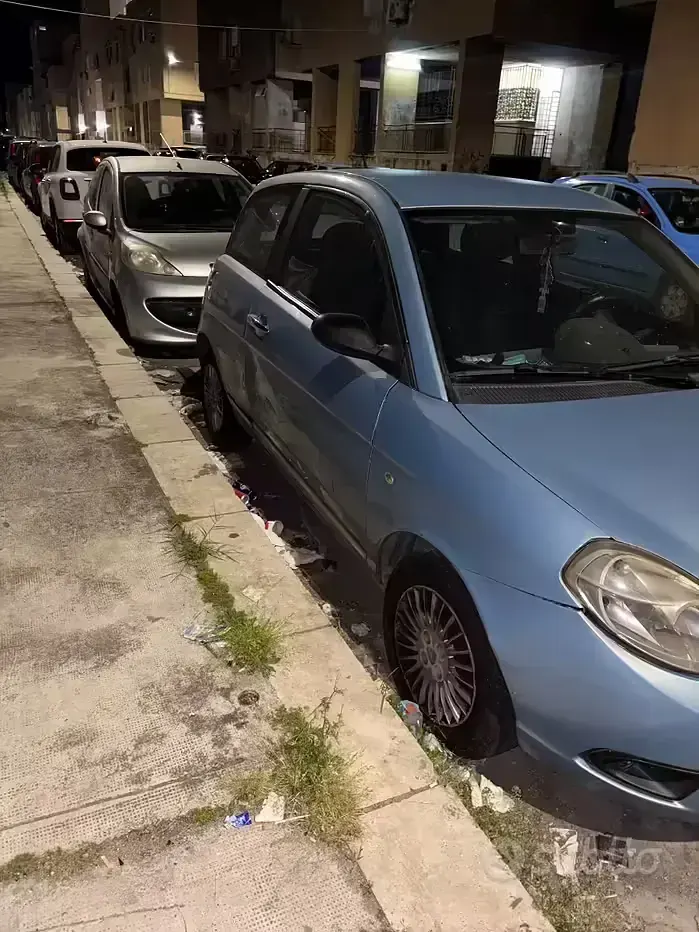 Usata Lancia Ypsilon 60 CV (44 kW) 2004 Utilitaria