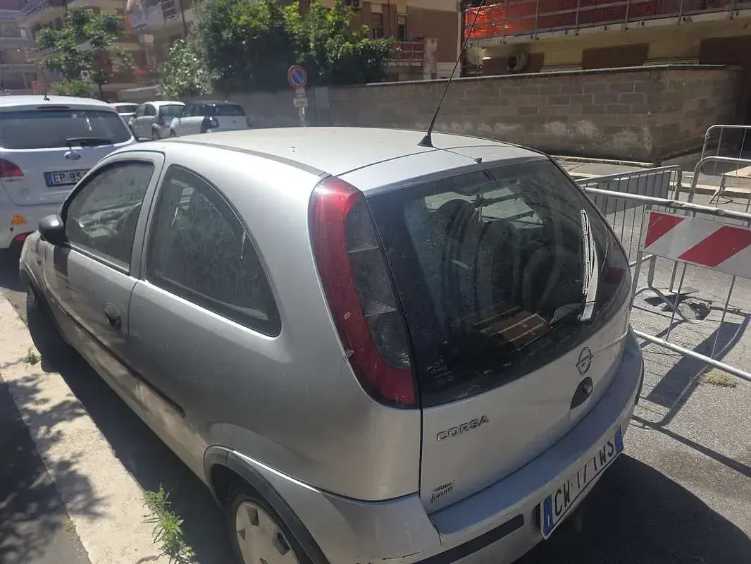 Usata Opel Corsa 69 CV (50 kW) 2005 Utilitaria