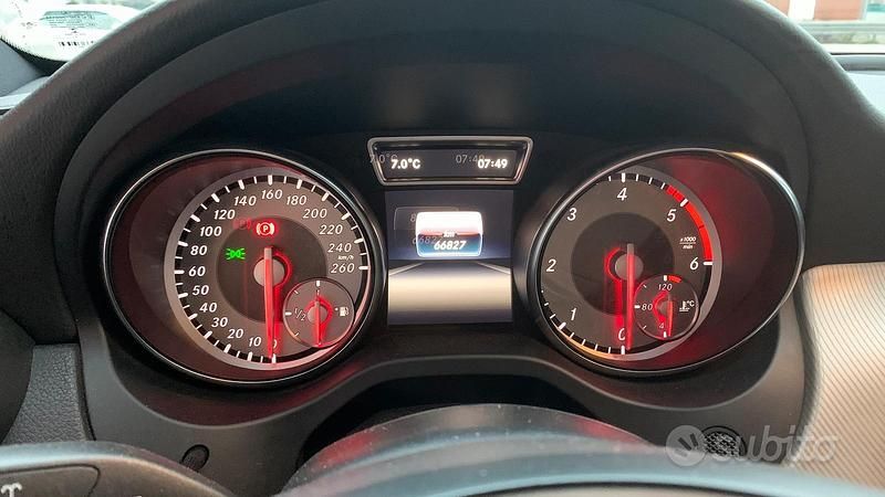 Usata Mercedes GLA180 2016 Grigio SUV