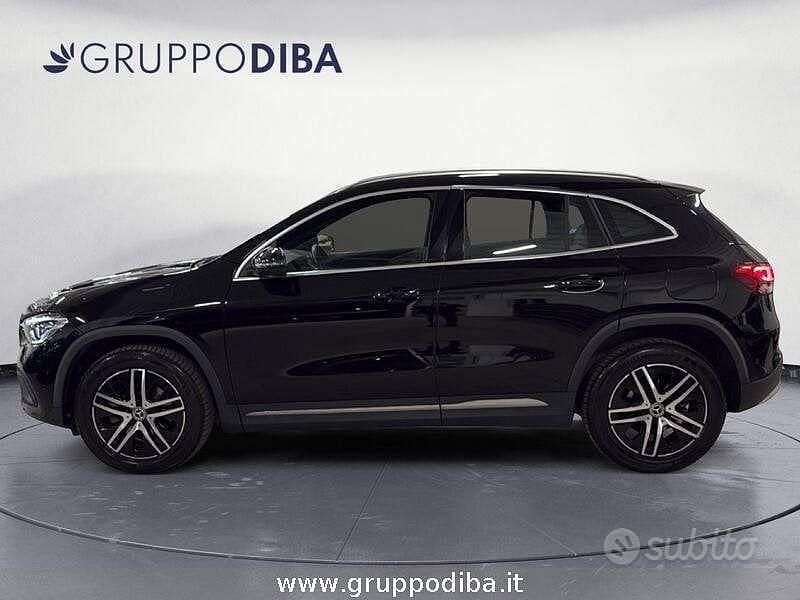 Usata Mercedes GLA180 116 CV (85 kW) 2022 Nero SUV