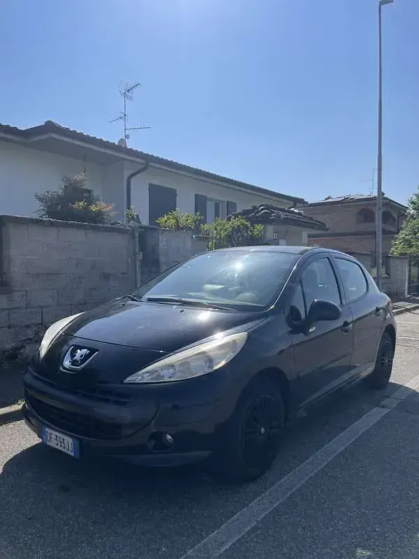 Usata Peugeot 207 73 CV (53 kW) 2007 Nero Berlina