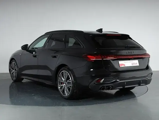 Nuova Audi A5 S-Line 204 CV (150 kW) 2025 Nero mythos metallizzato Station wagon