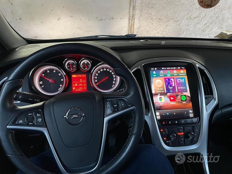Usata Opel Astra Business 110 CV (80 kW) 2014 Grigio Berlina