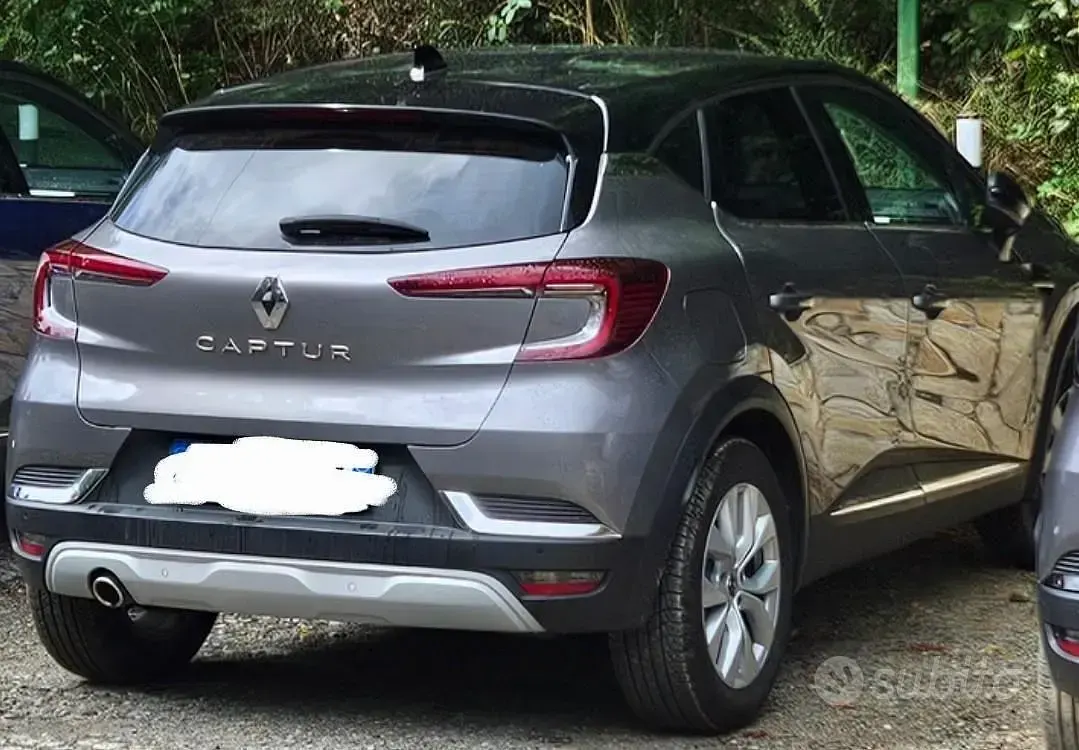 Usata Renault Captur Intens 101 CV (74 kW) 2020 Grigio SUV
