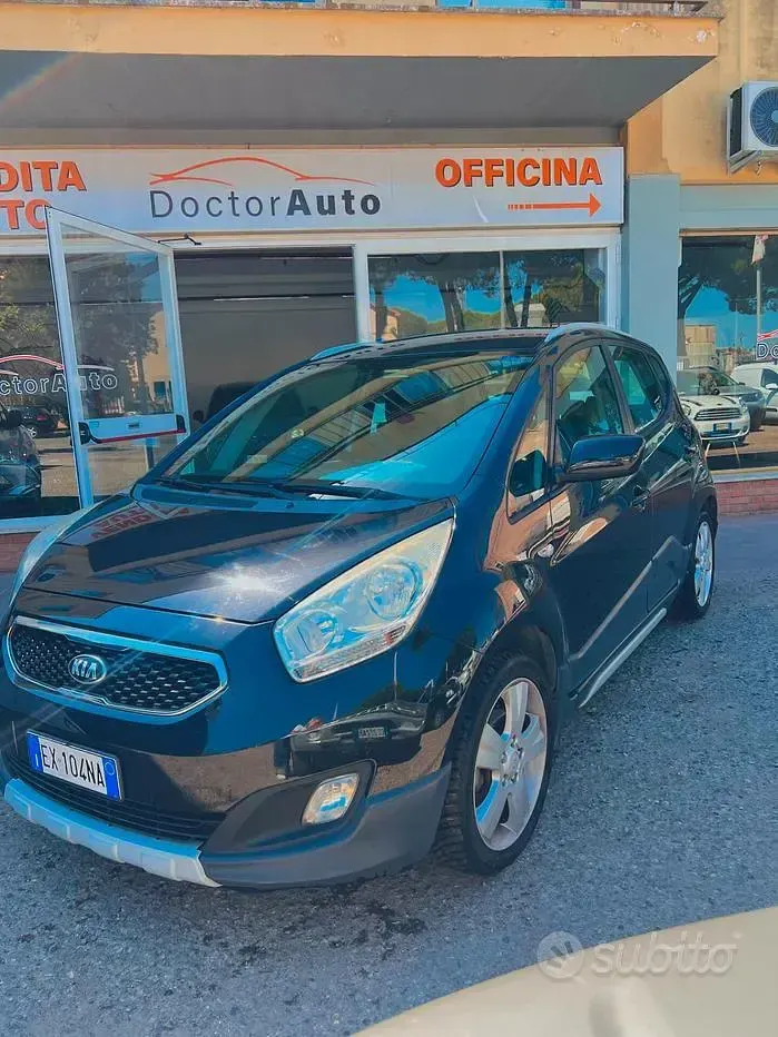 Usata Kia Venga 90 CV (66 kW) 2014 Nero Utilitaria