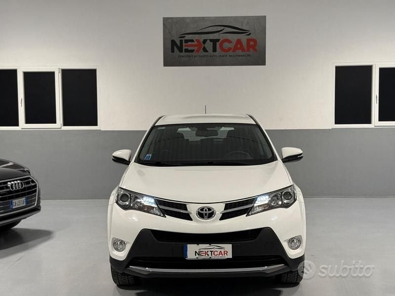 Usata Toyota RAV4 Active 124 CV (91 kW) 2013 Bianco Station wagon