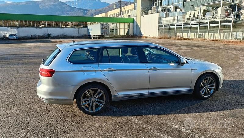 Usata VW Passat 150 CV (110 kW) 2017 Grigio Station wagon