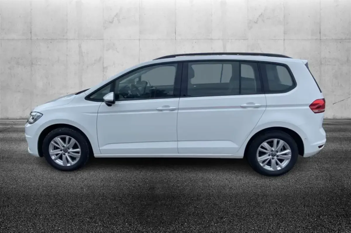 Usata VW Touran Business 150 CV (110 kW) 2022 Bianco Monovolume