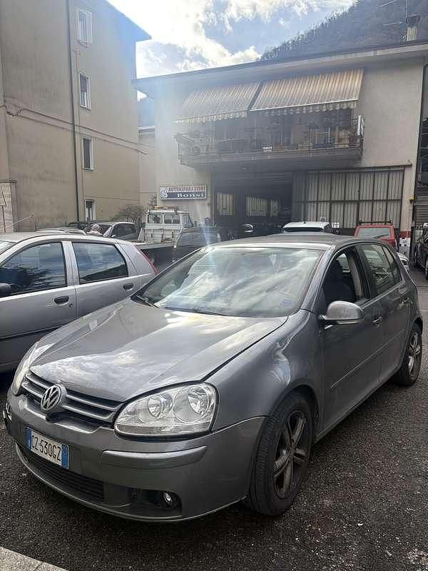 Usata VW Golf IV 101 CV (74 kW) 2005 Berlina