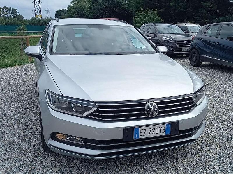 Usata VW Passat Business 120 CV (88 kW) 2015 Argento Station wagon