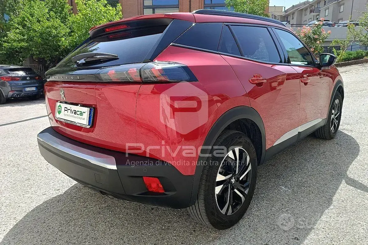 Usata Peugeot 2008 Allure 101 CV (74 kW) 2023 Rosso SUV