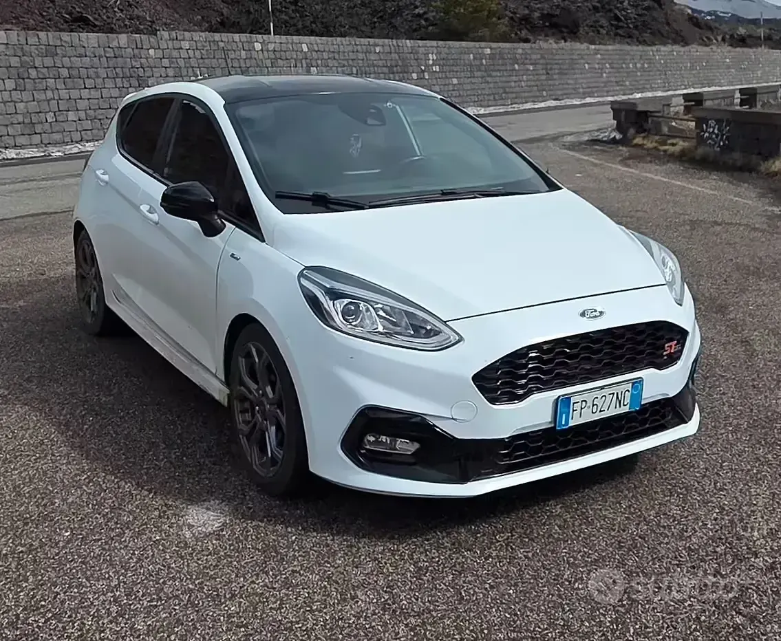 Usata Ford Fiesta ST-Line 120 CV (88 kW) 2018 Bianco Utilitaria