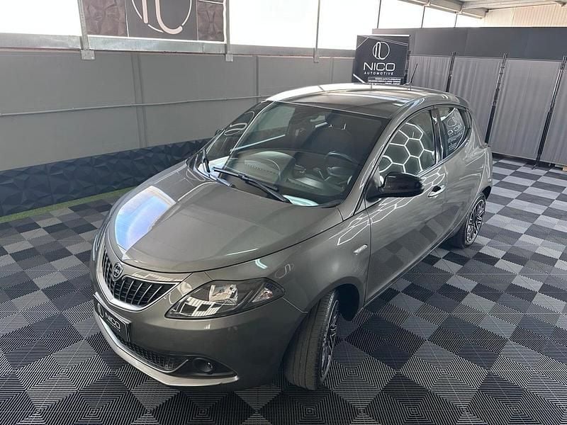 Usata Lancia Ypsilon S 69 CV (50 kW) 2022 Grigio Utilitaria