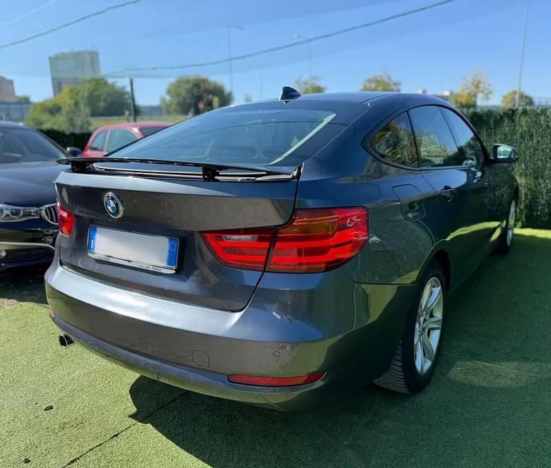 Usata BMW 318 142 CV (104 kW) 2014 Grigio Berlina