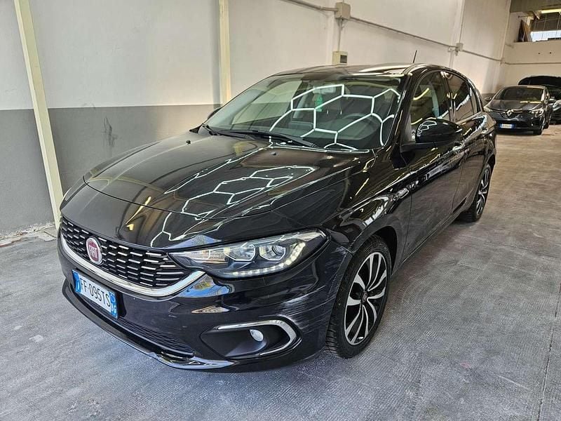 Usata Fiat Tipo Lounge 95 CV (69 kW) 2016 Nero Berlina