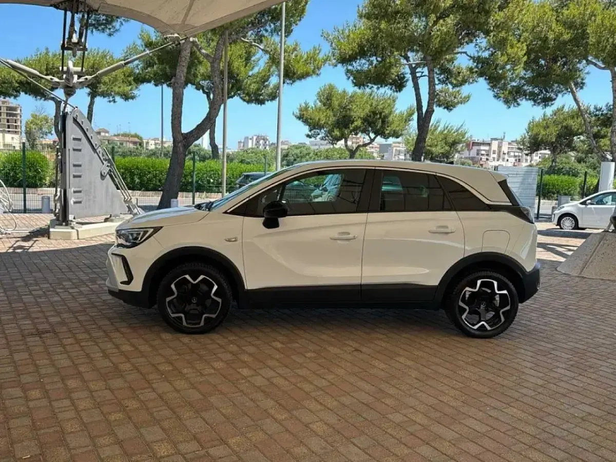 Usata Opel Crossland Elegance 110 CV (80 kW) 2023 Bianco SUV