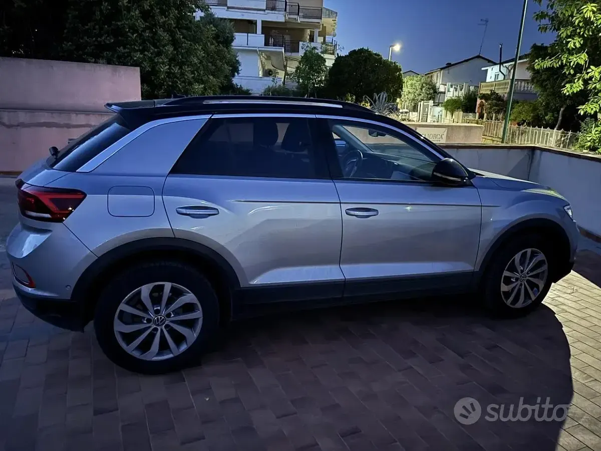 Usata VW T-Roc 116 CV (85 kW) 2025 Grigio SUV