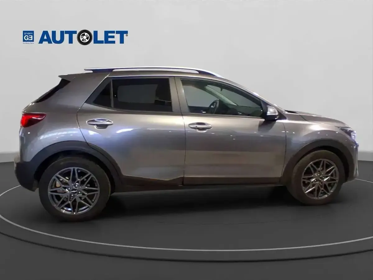 Usata Kia Stonic 101 CV (74 kW) 2024 Grigio SUV