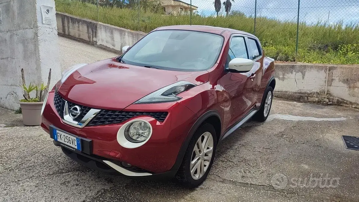 Usata Nissan Juke Tekna 110 CV (80 kW) 2017 Rosso SUV