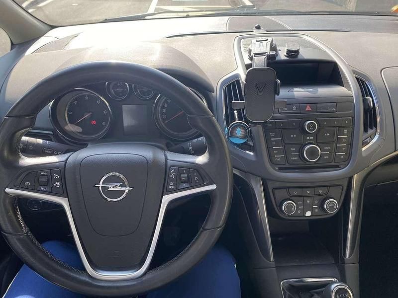 Usata Opel Zafira Tourer S 131 CV (96 kW) 2012 Marrone Monovolume
