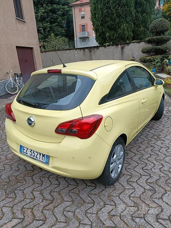 Usata Opel Corsa 69 CV (50 kW) 2015 Giallo Coupé