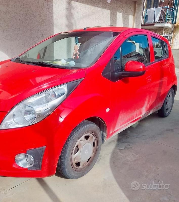 Begagnad Chevrolet Spark 68 HK (50 kW) 2012 Röd Halvkombi