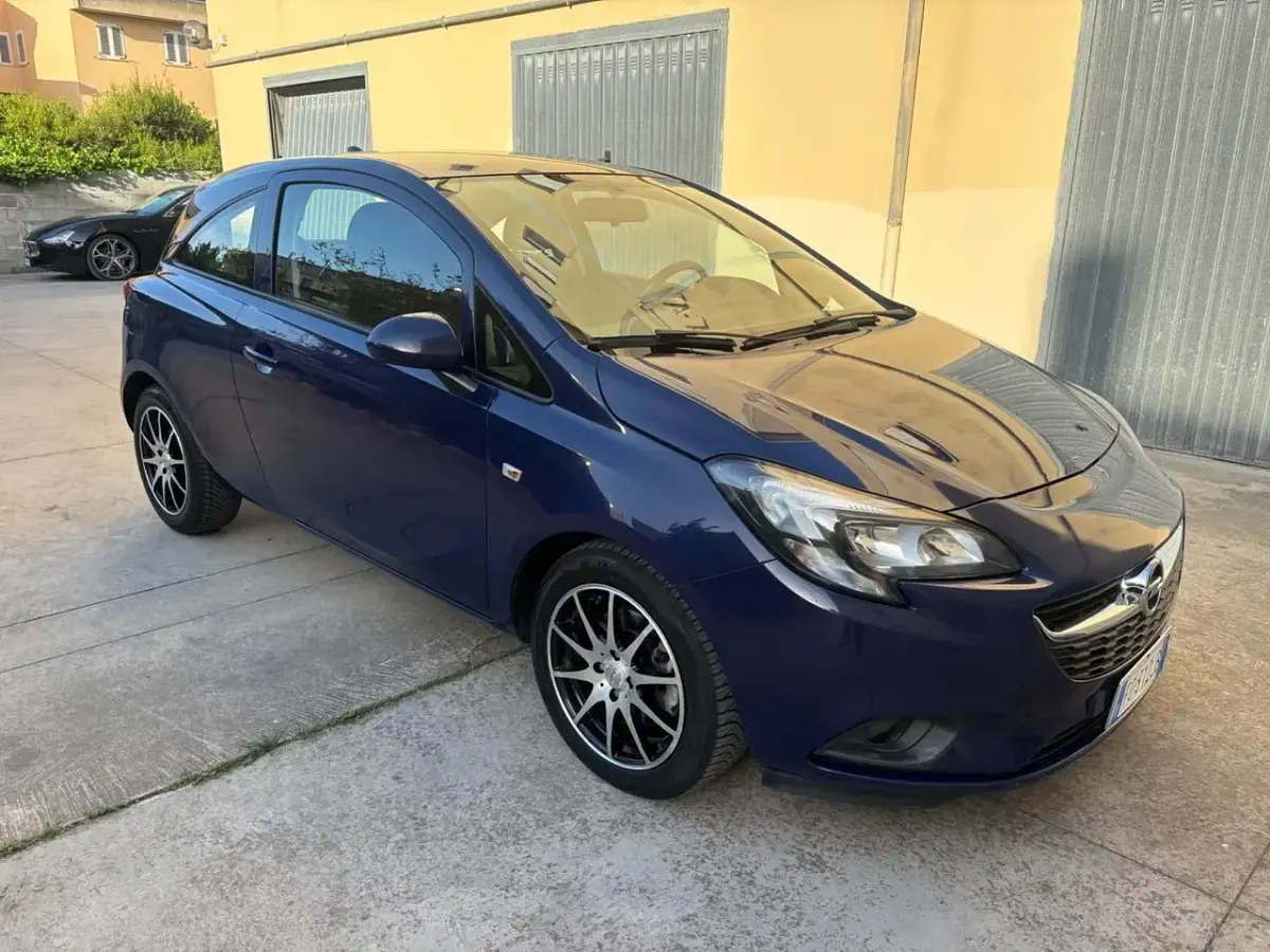 Usado Opel Corsa 75 HP (55 kW) 2016 Azul Citadino