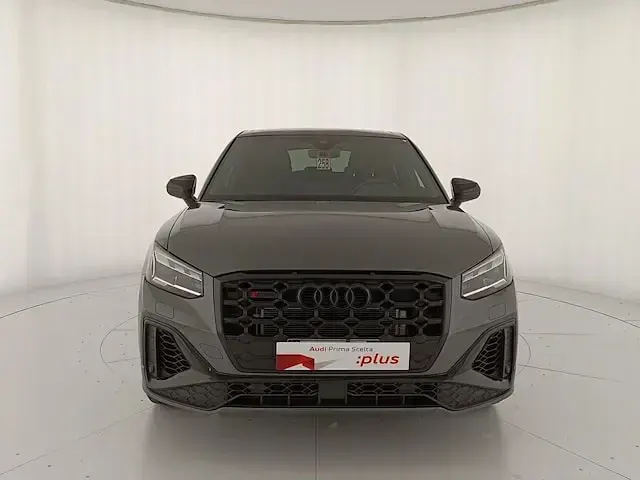 Usata Audi SQ2 Sport 300 CV (220 kW) 2024 Grigio daytona perla SUV
