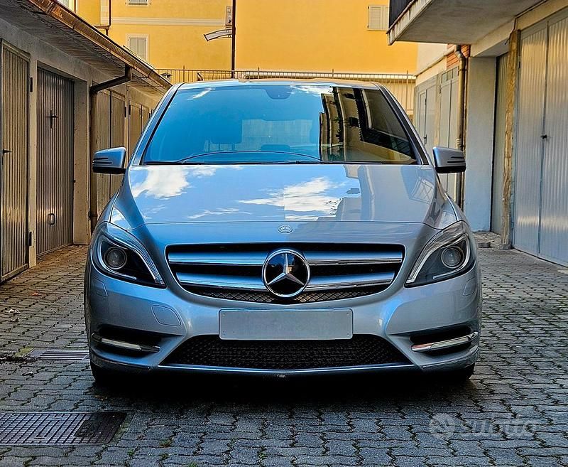 Usata 2012 Mercedes B180 Monovolume | 7500 € (Buon prezzo) - Immagine 1/4